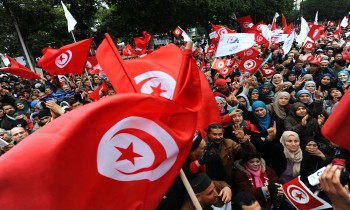 تونس.. منظمات ونقابات تجتمع لصياغة مقترحات لحل الأزمة السياسية
