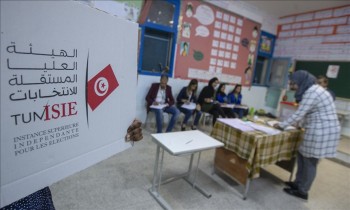 المشاركة الهزيلة تسيطر على انتخابات تونس قبل 3 ساعات من الإغلاق