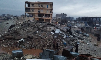 الجارديان: زلزال سوريا وتركيا صنع مأساة فوق أخرى.. وجهود الإنقاذ أصعب في الأولى