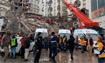 زلزال تركيا وسوريا.. منظمة الصحة العالمية تعلن حالة الطوارئ القصوى
