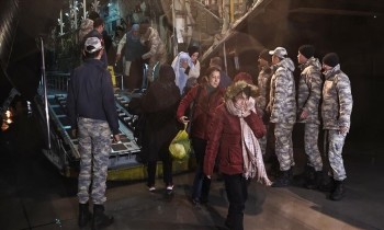 تركيا: إجلاء أكثر من 30 ألف شخص من مناطق الزلزال