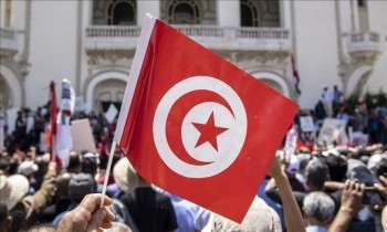 الحملة تتواصل.. سلطات تونس تعتقل قياديين اثنين في المعارضة