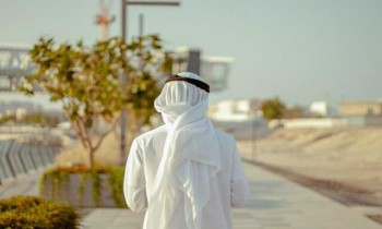 الكويت الأعلى والسعودية الأقل.. كم نسبة الوافدين العاملين بالقطاع الحكومي بدول الخليج؟