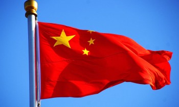 "تلاعب سياسي".. بكين تهاجم واشنطن بعد توقيع بايدن قانونا حول منشأ "كورونا"
