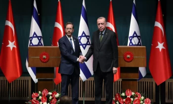 خلال اتصال بنظيره الإسرائيلي.. أردوغان يدعو لوقف استفزازات المستوطنين بالقدس