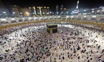 السعودية تبدأ إصدار تصاريح العمرة في العشر الأواخر من رمضان