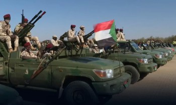 الفوضى تعم السودان وسط صراع الجيش وقوات الدعم السريع على السلطة