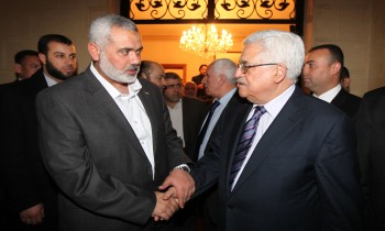 بالتزامن مع زيارة حماس لها.. الرئيس الفلسطيني يصل السعودية الإثنين