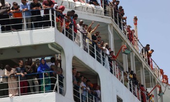 امتنان وحسرة على متن سفينة إجلاء سعودية من السودان