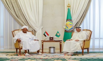 أمين التعاون الخليجي يستقبل مبعوثا سودانيا ويدعوه للتهدئة