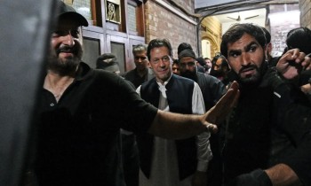 باكستان.. عمران خان يمثل أمام القضاء بعد إبطال المحكمة العليا قرار توقيفه