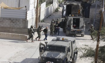 الجيش الإسرائيلي يصيب 10 فلسطينيين ويعتقل 12 آخرين في أريحا (فيديو)